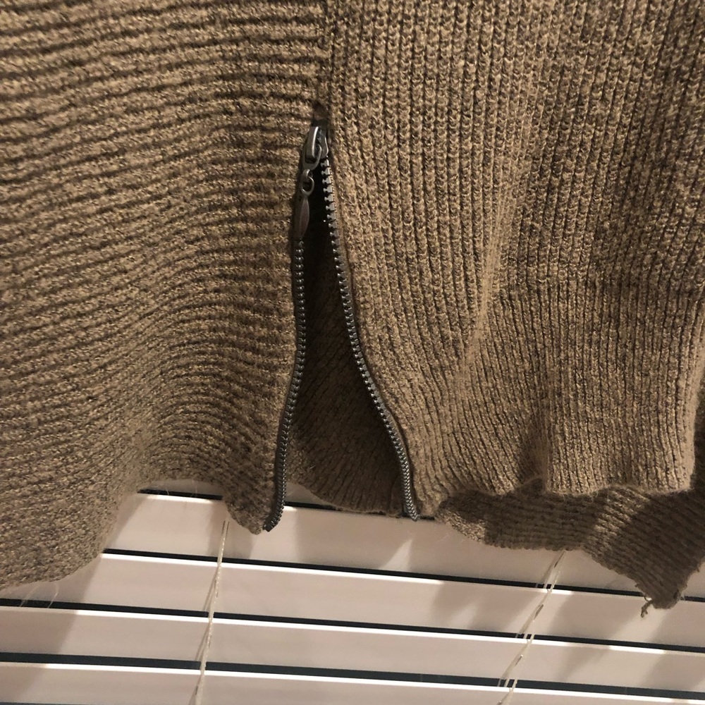 Turtle Neck Sweater - Picture 4 of 6